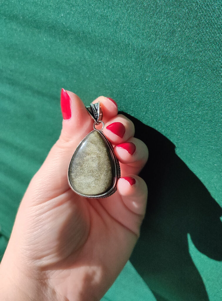 Ciondolo in argento con ossidiana dorata