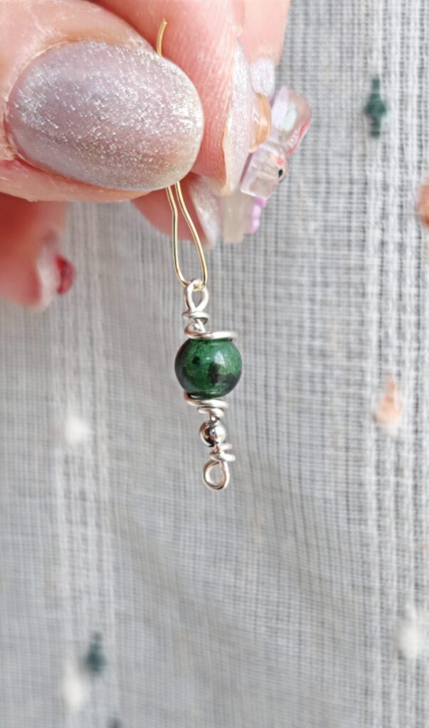 Charm Pianeti - Pluto in zoisite