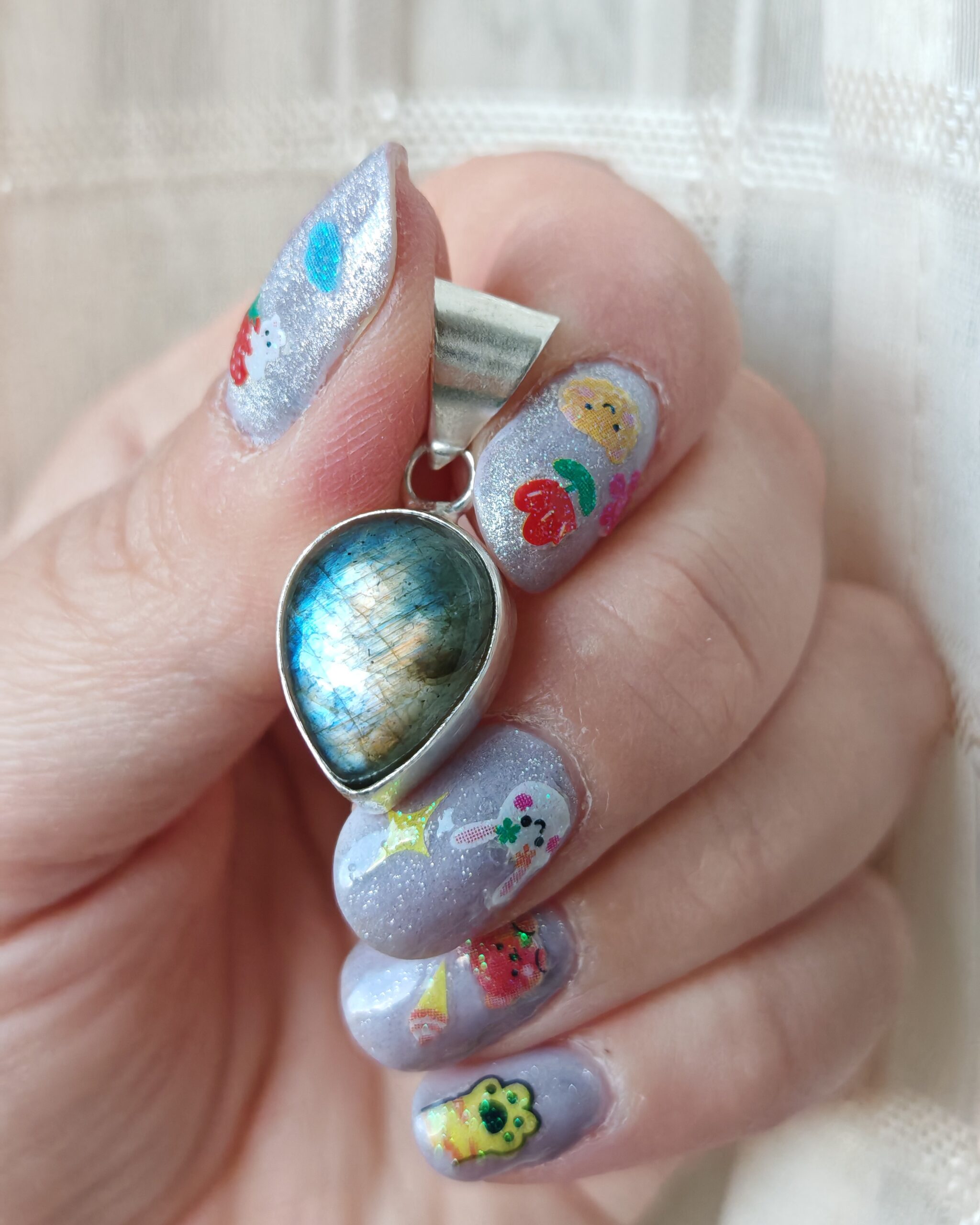 Ciondolo in argento con labradorite