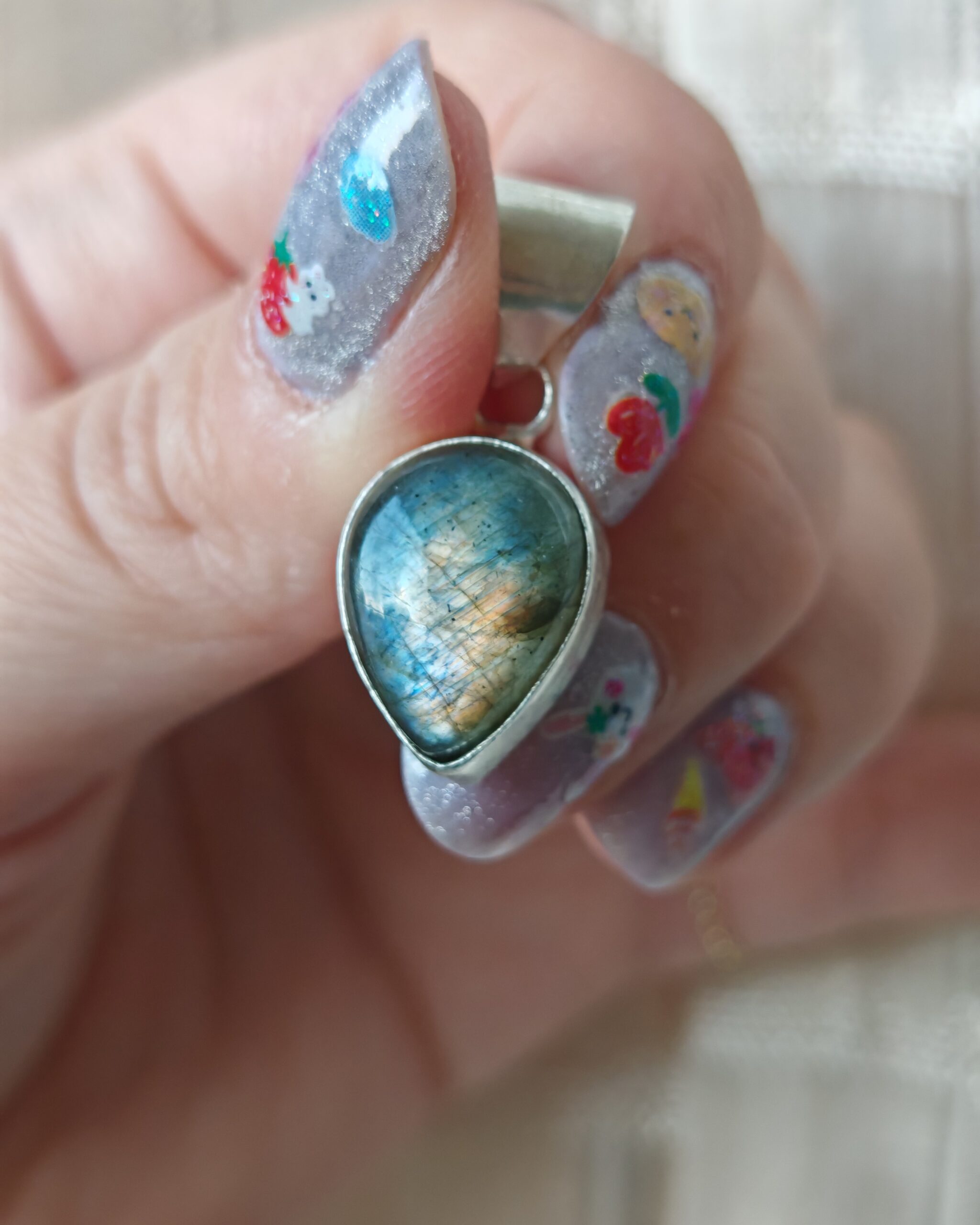 Ciondolo in argento con labradorite