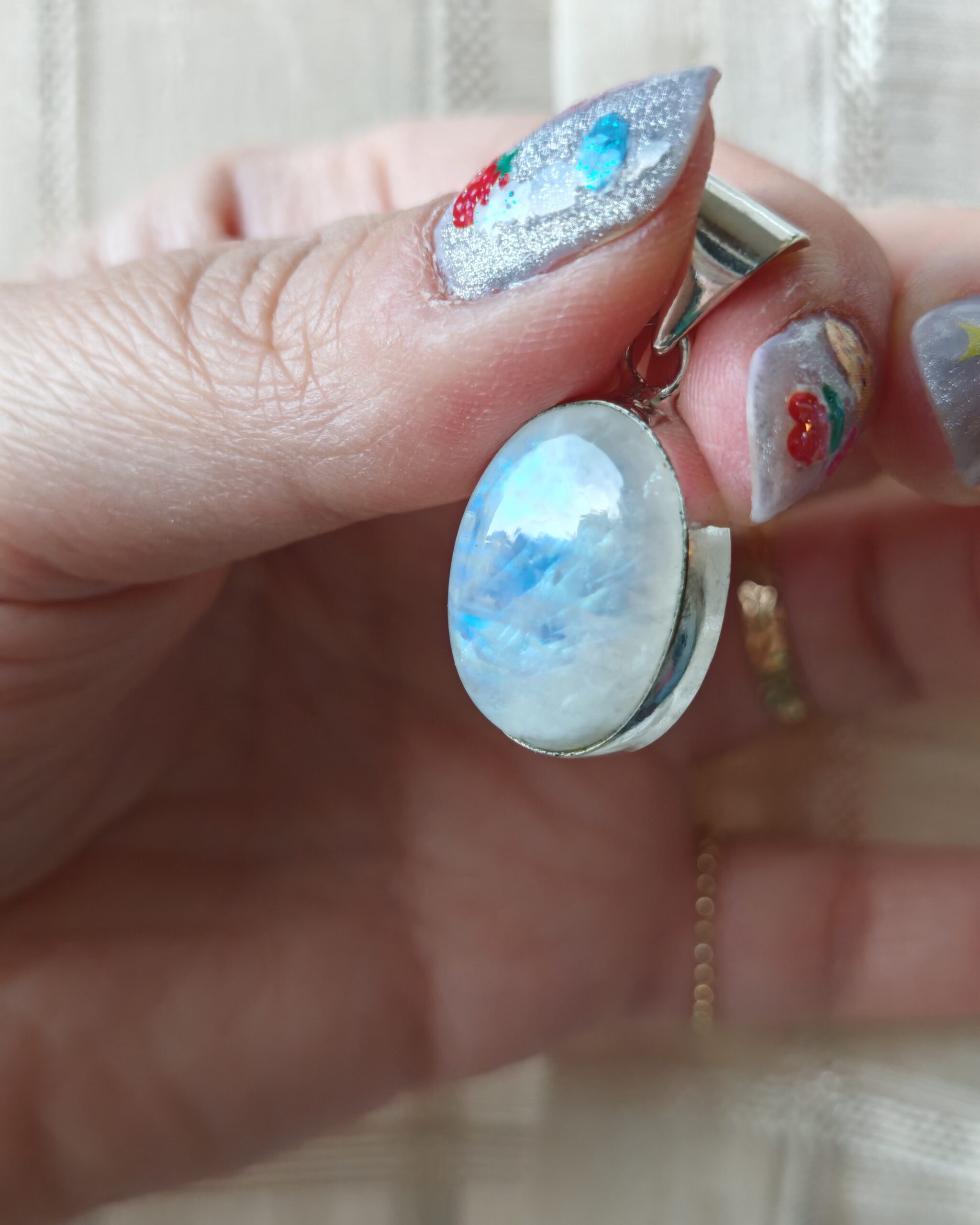 Ciondolo in argento con labradorite bianca