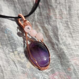 Ciondolo ametista e perle di quarzo rosa