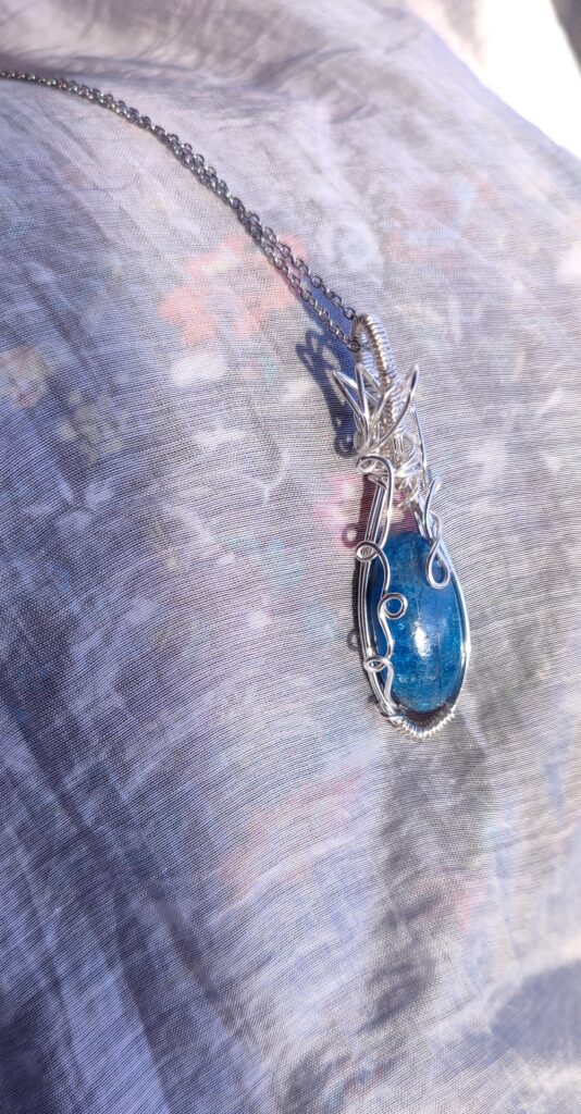 Ciondolo in apatite - Modello Seshat