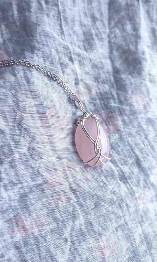 Ciondolo con quarzo rosa