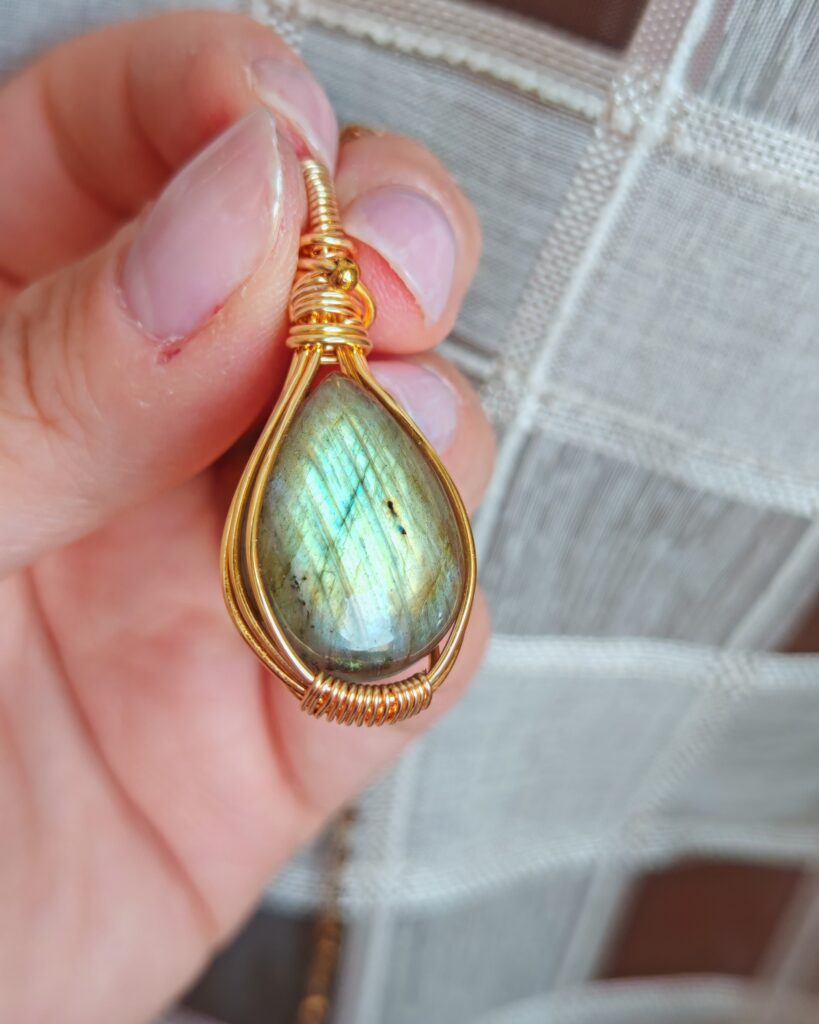 Ciondolo con labradorite verde
