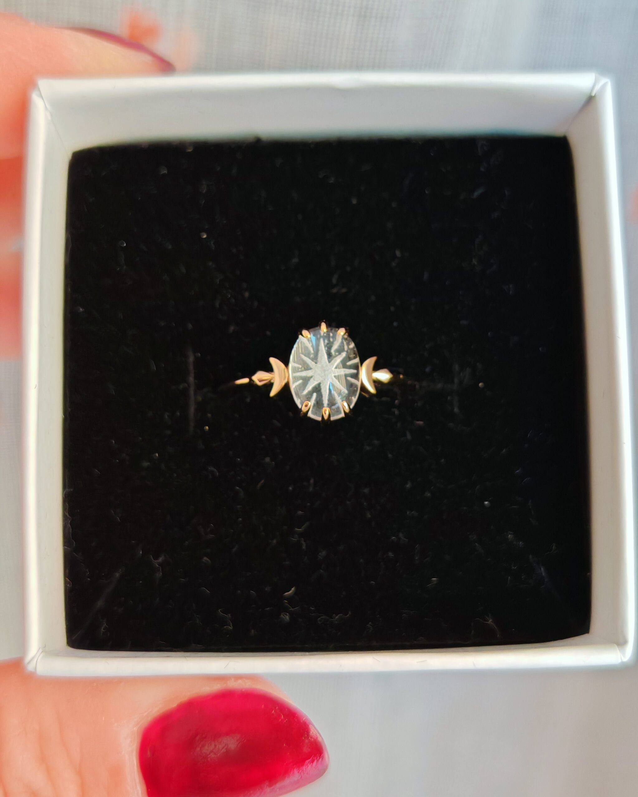 Anello Iside con quarzo ialino, argento placcato oro 18k