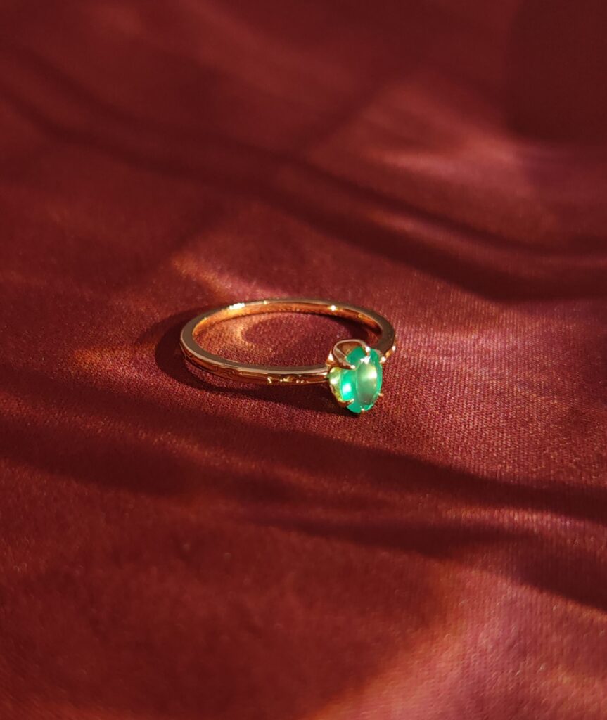 Anello Geb con crisoprasio, argento placcato oro 18k
